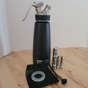 EurKitchen Professional Grade Whipped Cream Dispenser Black EUC
